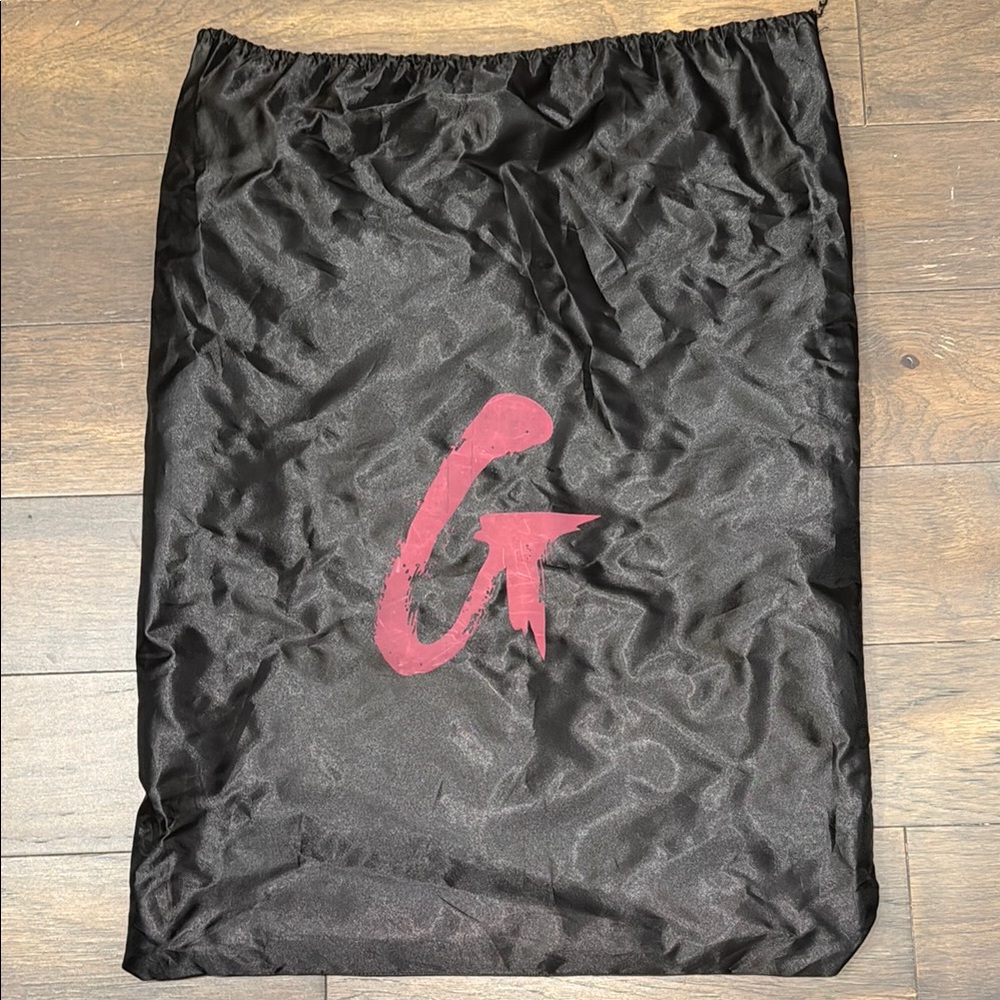 Black Embossed Leather Unisex Duffle Bag - Picture 2 of 3